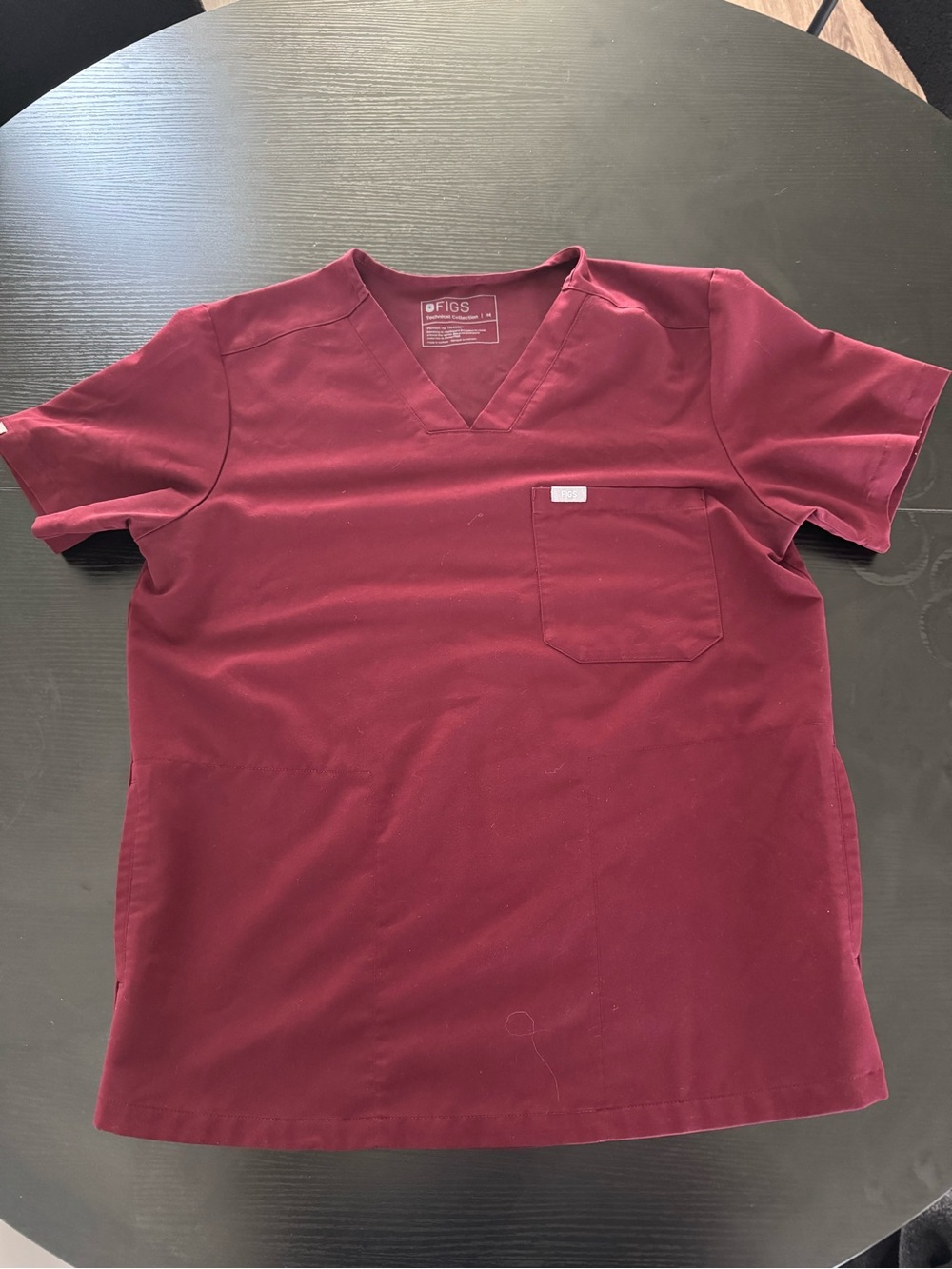 Figs V-Neck Scrub Top in Wine